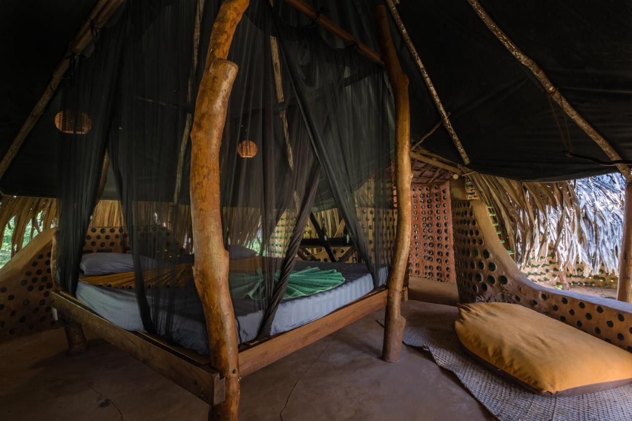 Banyan Camp Villa Hambegamuwa Buitenkant foto