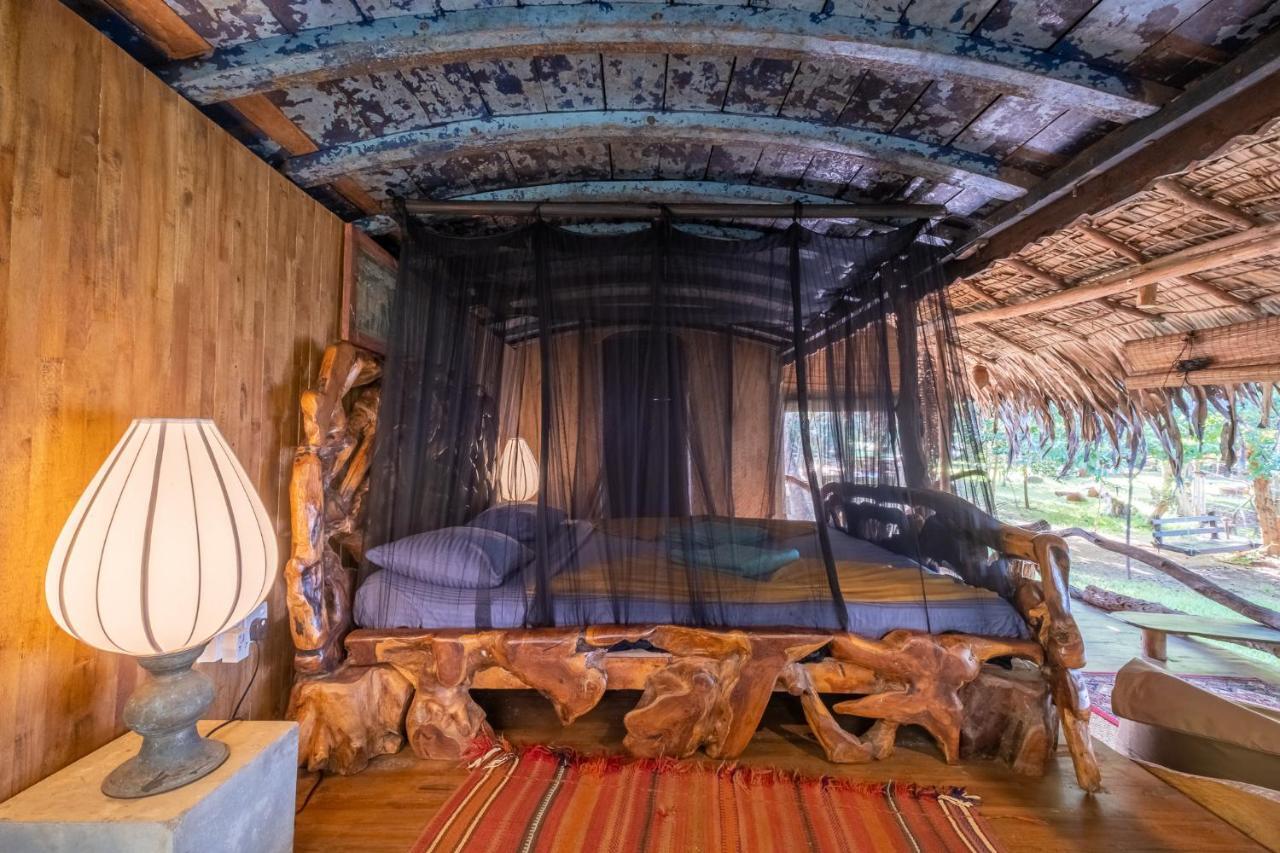 Banyan Camp Villa Hambegamuwa Buitenkant foto