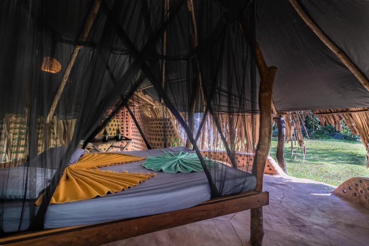 Banyan Camp Villa Hambegamuwa Buitenkant foto