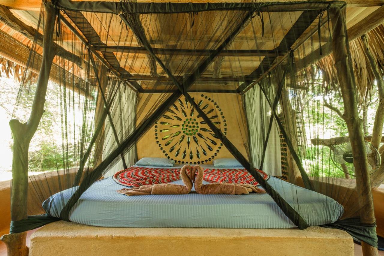 Banyan Camp Villa Hambegamuwa Buitenkant foto