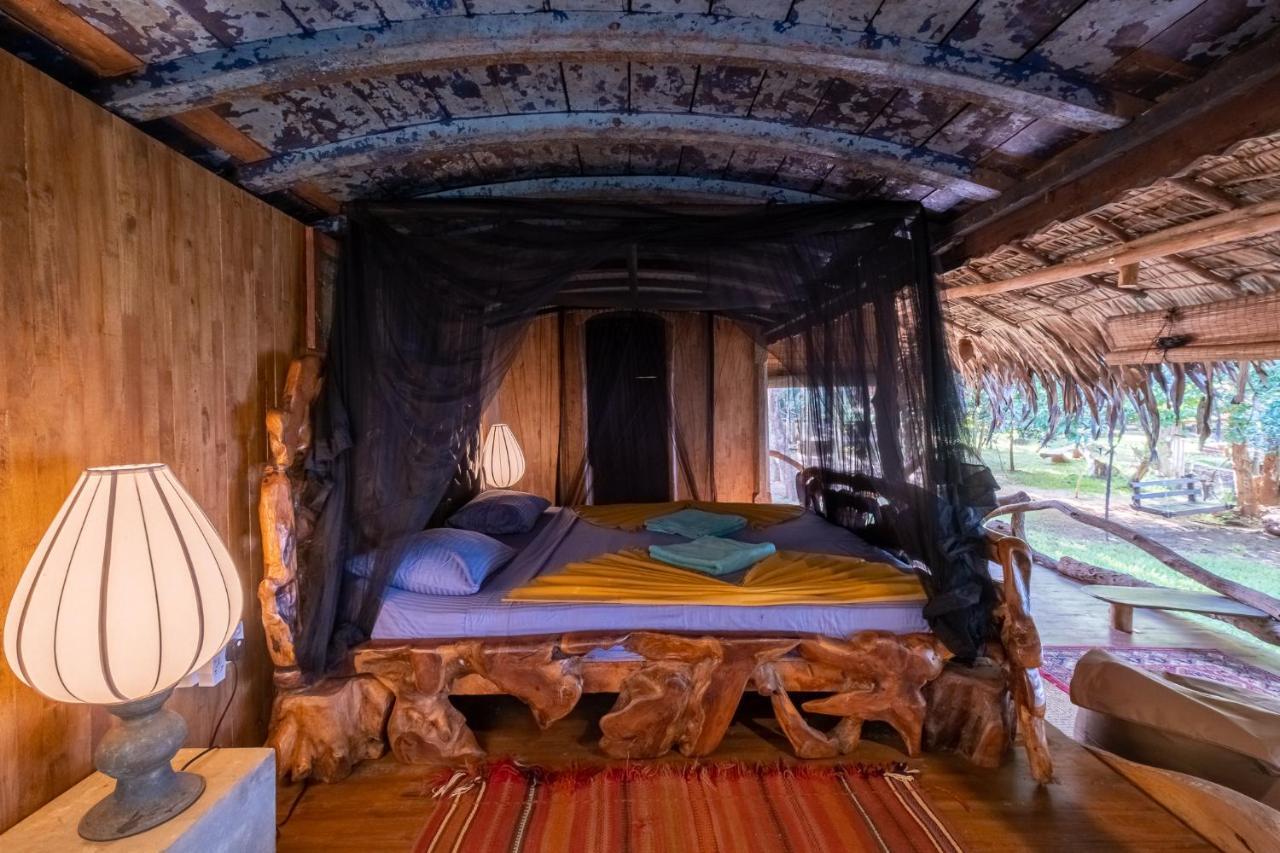 Banyan Camp Villa Hambegamuwa Buitenkant foto