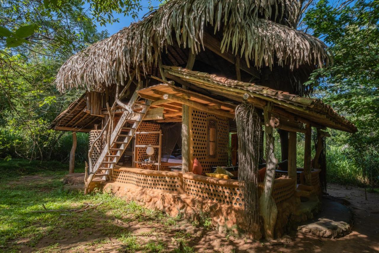 Banyan Camp Villa Hambegamuwa Buitenkant foto