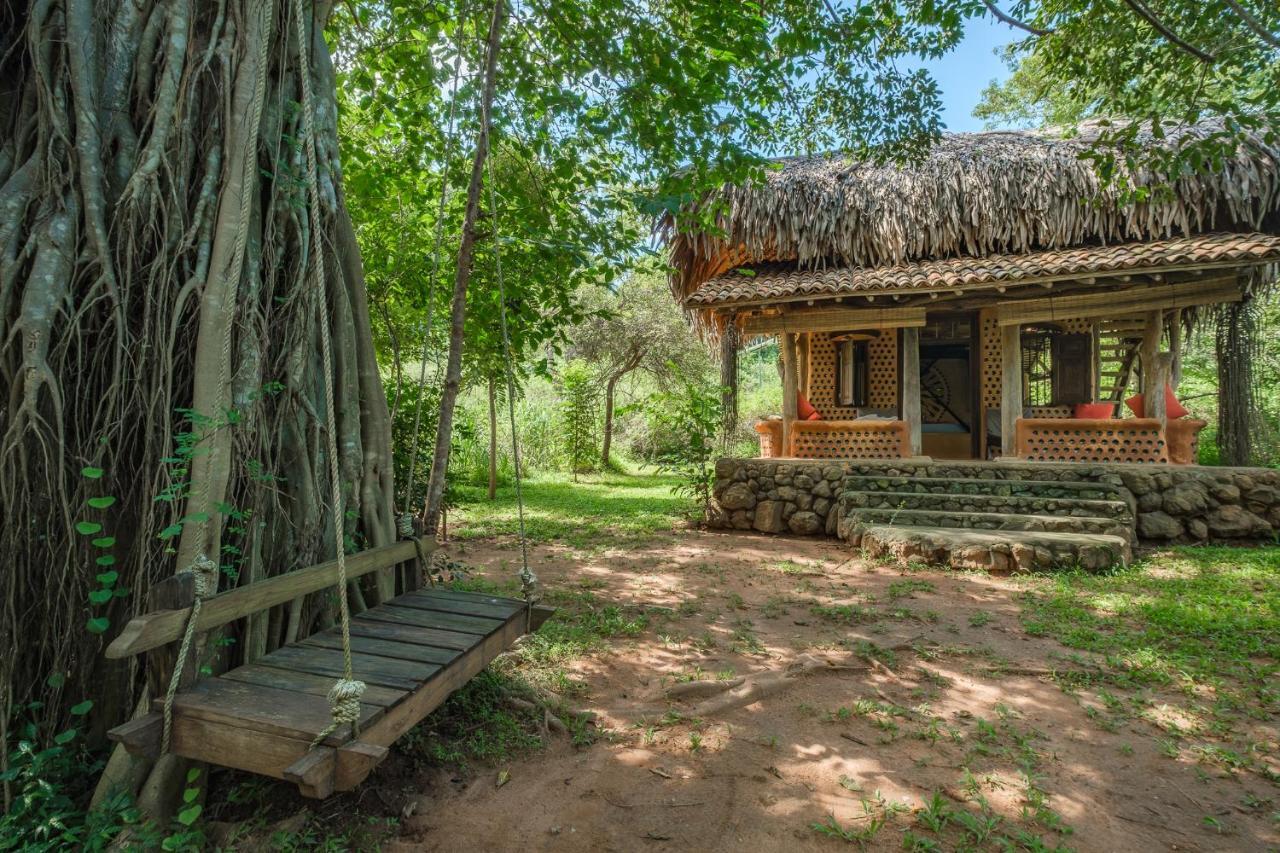 Banyan Camp Villa Hambegamuwa Buitenkant foto